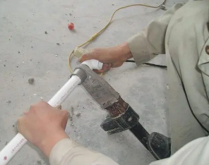 香格里拉漏水维修电话